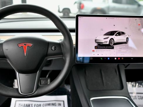 Used 2022 Tesla Model 3 Standard Range Plus image 25