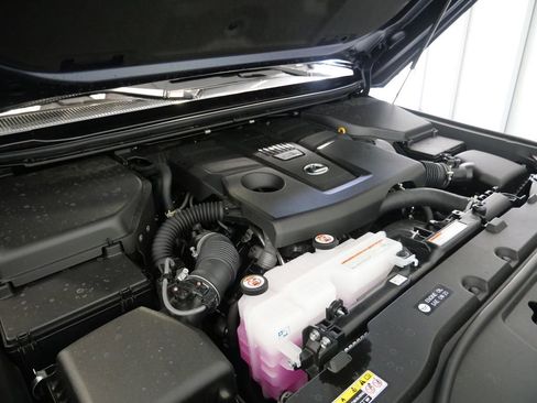Used 2026 Lexus GX 550 w/ Accessory Package (2T) AWD/4WD image 11