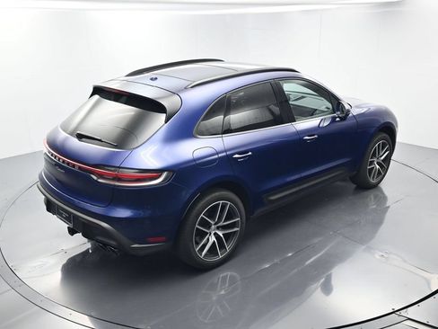 Certified 2025 Porsche Macan AWD/4WD image 38