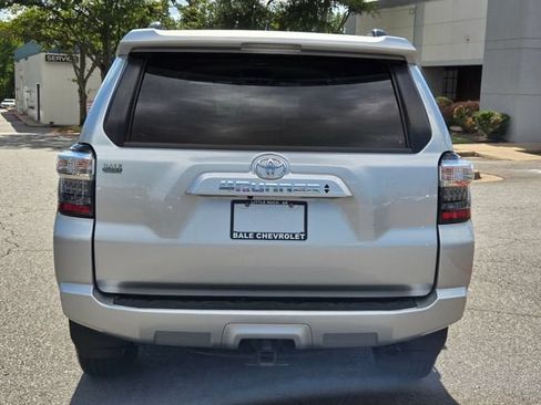 Used 2022 Toyota 4Runner SR5 RWD image 4