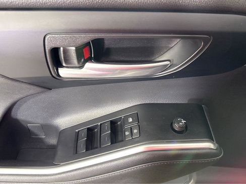 Used 2023 Toyota Highlander XLE image 30