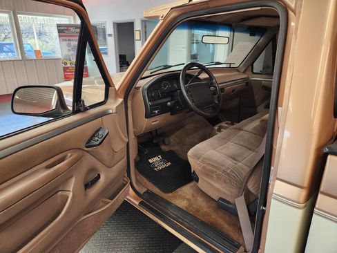 Used 1995 Ford F150 XLT image 13