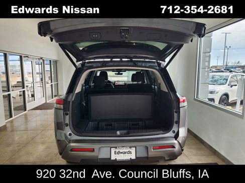 New 2026 Nissan Pathfinder SL image 8