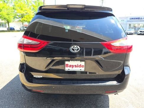 Used 2020 Toyota Sienna XLE w/ XLE Navigation Package AWD/4WD image 39