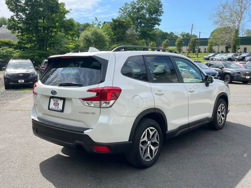 Certified 2023 Subaru Forester Premium AWD/4WD image 6