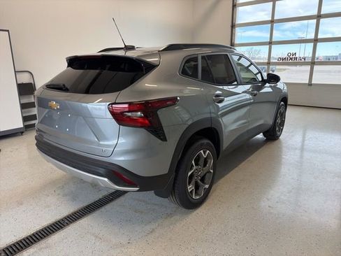 New 2026 Chevrolet Trax LT w/ Driver Confidence Package image 8