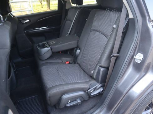 Used 2020 Dodge Journey SE w/ Blacktop Package FWD image 15