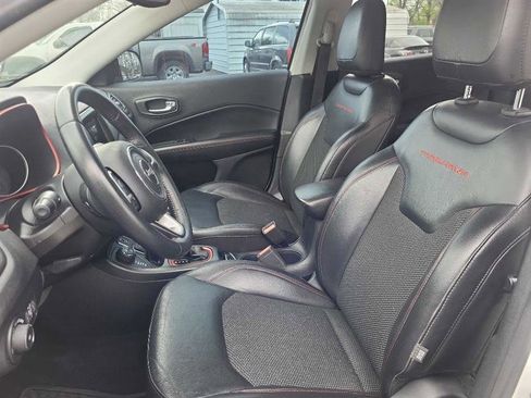 Used 2019 Jeep Compass Trailhawk AWD/4WD image 11