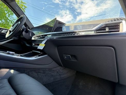 New 2026 BMW X5 xDrive40i w/ M Sport Package AWD/4WD image 16