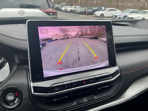 Used 2025 Jeep Compass Trailhawk image 20