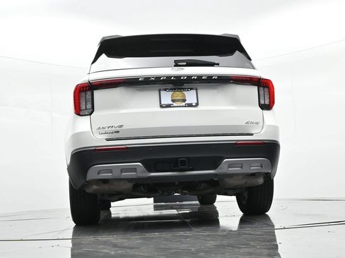 Used 2025 Ford Explorer Active w/ Active Comfort Package AWD/4WD image 21