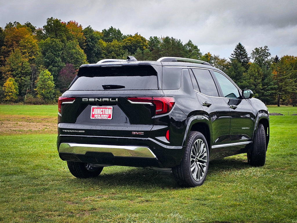 New 2027 GMC Terrain Denali AWD/4WD image 3