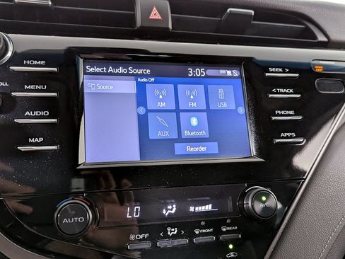 Used 2019 Toyota Camry SE FWD image 26