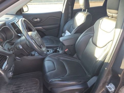 Used 2019 Jeep Cherokee Limited w/ Luxury Group image 14