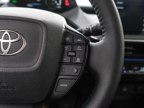 Used 2026 Toyota Prius XLE AWD/4WD image 24
