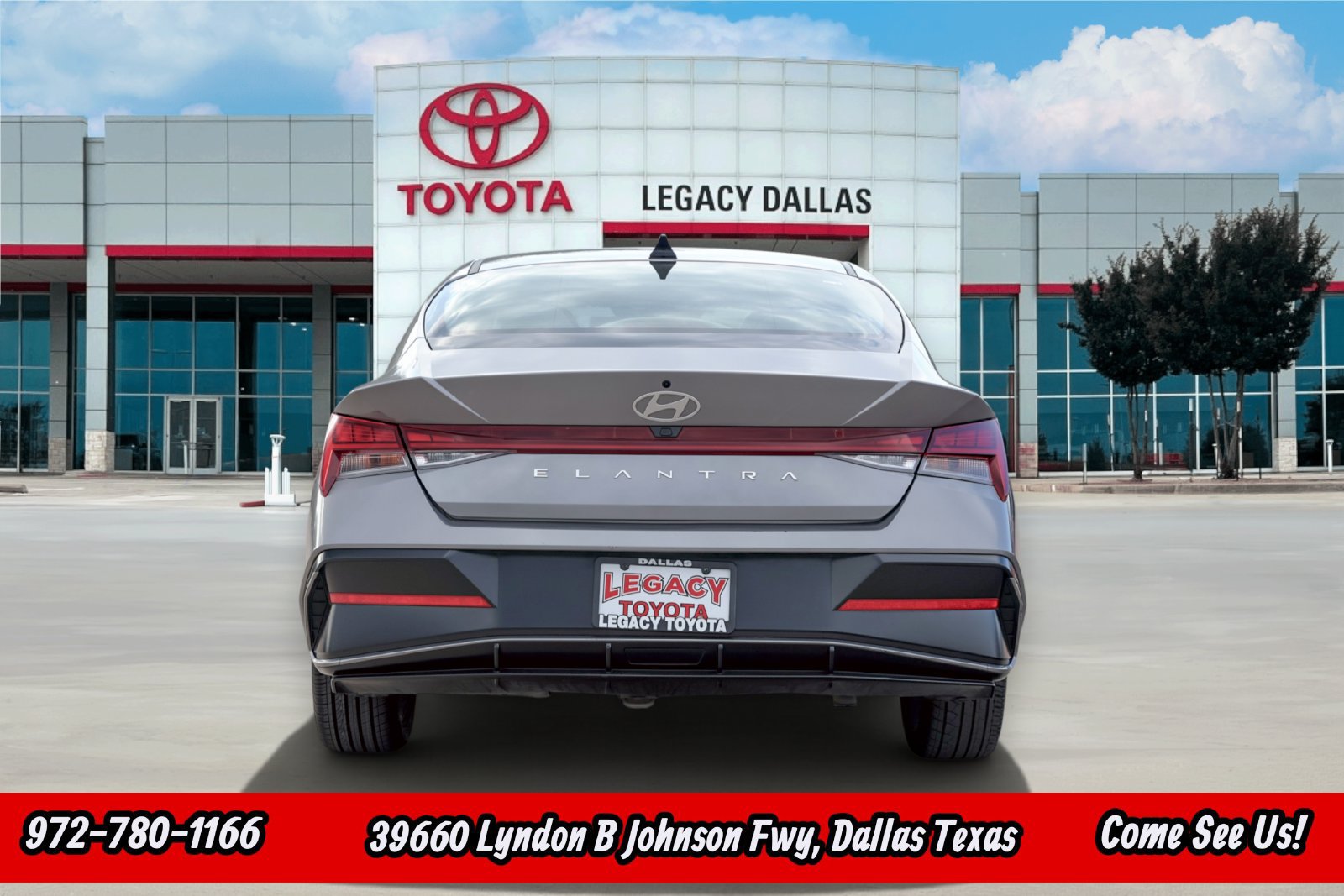 Used 2025 Hyundai Elantra SEL FWD image 9