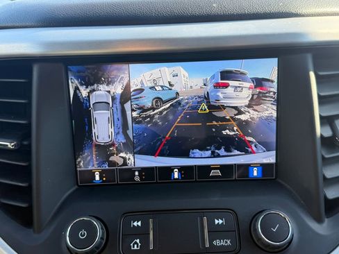 Used 2022 GMC Acadia SLT image 21