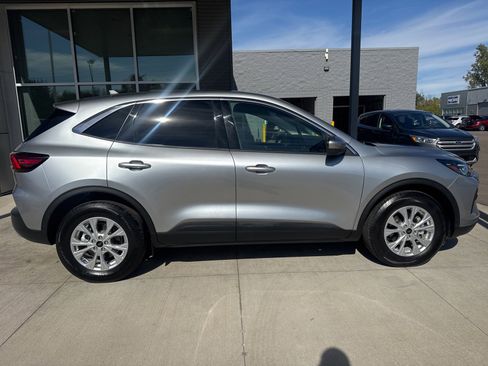 Certified 2023 Ford Escape Active w/ Tech Pack #2 image 9