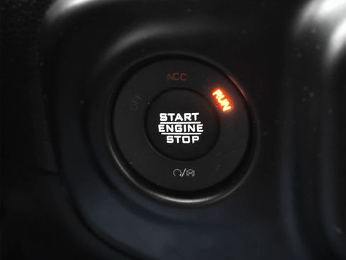 Used 2023 Jeep Wrangler Unlimited Sahara image 20