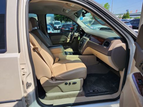 Used 2009 GMC Sierra 1500 SLT w/ White Diamond Edition RWD image 21
