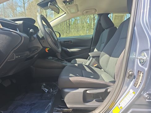 Used 2025 Toyota Corolla LE image 14