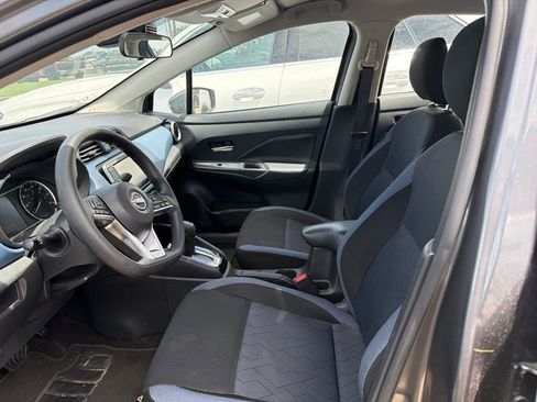 Used 2025 Nissan Versa SV FWD image 2