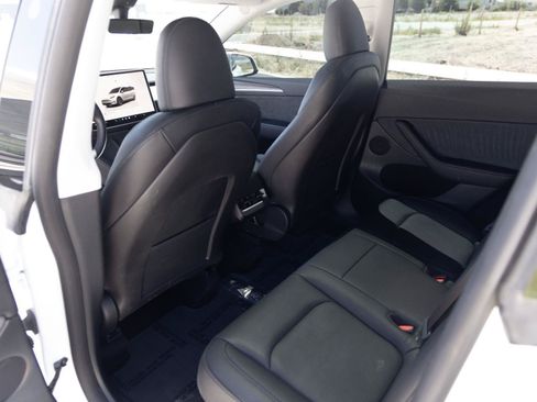 Used 2024 Tesla Model Y Long Range AWD/4WD image 14