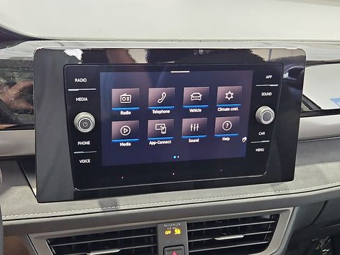 New 2026 Volkswagen Taos SE FWD image 19