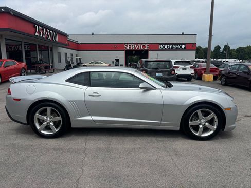 Used 2015 Chevrolet Camaro LT RWD image 2