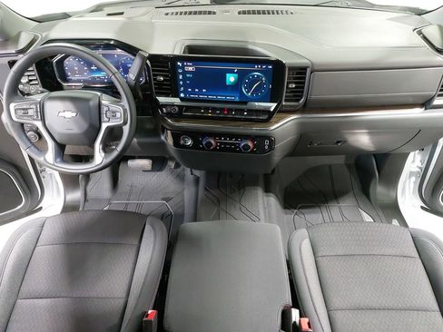 Used 2024 Chevrolet Silverado 1500 LT image 9