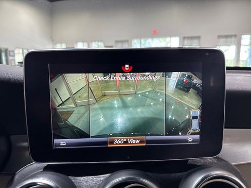 Used 2018 Mercedes-Benz GLC 300 w/ Multimedia Package image 89