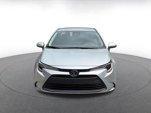 Used 2025 Toyota Corolla LE FWD image 4