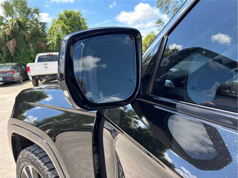 Used 2021 Jeep Grand Cherokee L Overland w/ Luxury Tech Group IV image 19