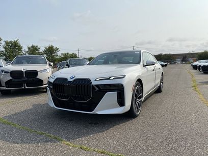 New 2025 BMW 740i xDrive