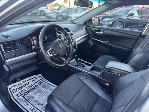 Used 2017 Toyota Camry SE FWD image 17