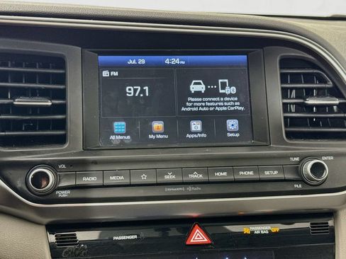 Used 2020 Hyundai Elantra SEL FWD image 15