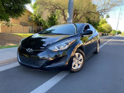 Used 2016 Hyundai Elantra SE FWD image 4