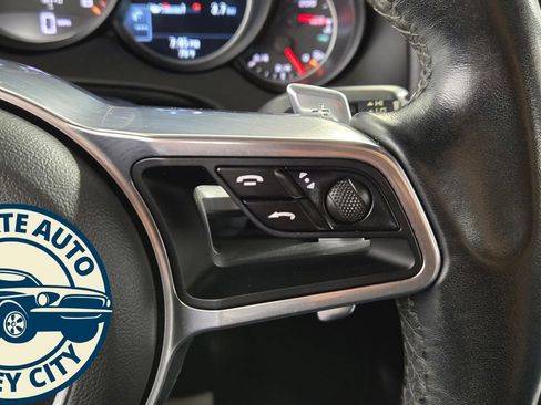 Used 2018 Porsche Cayenne Platinum Edition image 13