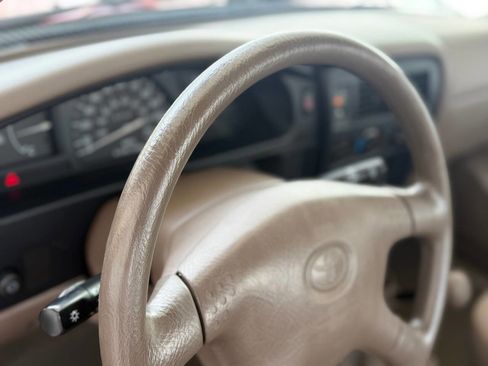 Used 2002 Toyota Tacoma 2WD Regular Cab image 34
