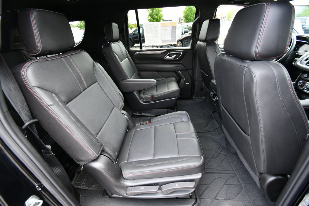 Used 2024 Chevrolet Suburban RST w/ Luxury Package AWD/4WD image 19