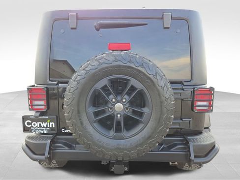 Used 2017 Jeep Wrangler Unlimited Sahara AWD/4WD image 12
