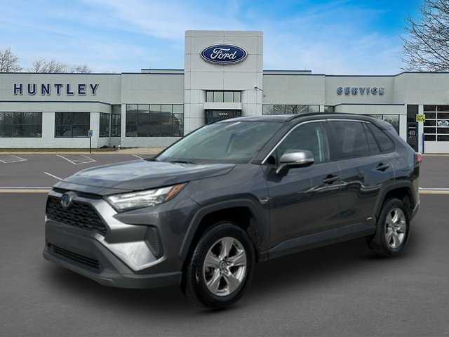 Used 2022 Toyota RAV4 XLE w/ XLE Grade Weather Package AWD/4WD image 1