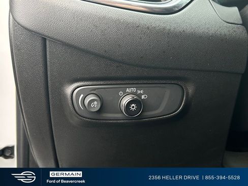 Used 2022 Chevrolet Equinox LT FWD image 25