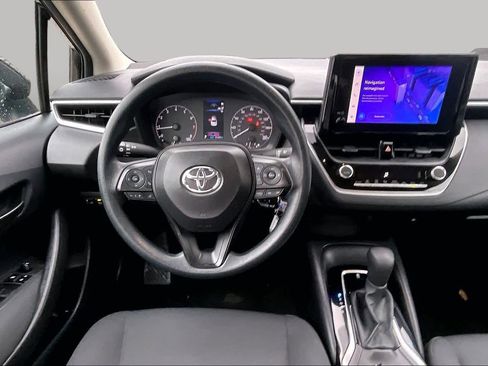 Used 2024 Toyota Corolla LE FWD image 6