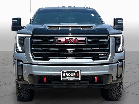 Used 2024 GMC Sierra 2500 AT4 w/ AT4 Preferred Package AWD/4WD image 4