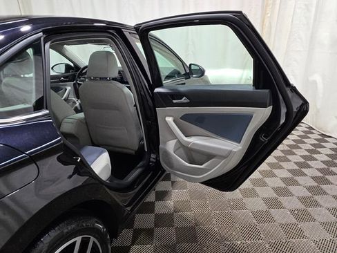 Certified 2025 Volkswagen Jetta SE image 28