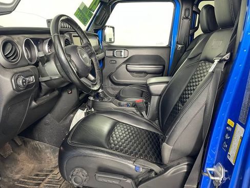 Used 2021 Jeep Gladiator Sport AWD/4WD image 2