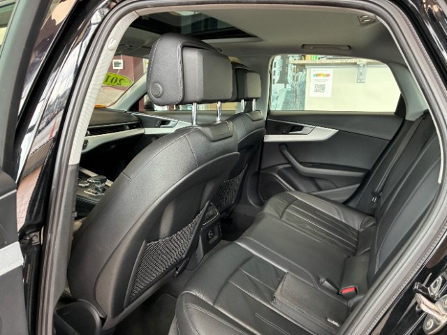 Used 2017 Audi A4 2.0T Ultra Premium FWD image 25