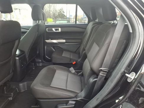 Used 2024 Ford Explorer XLT image 12