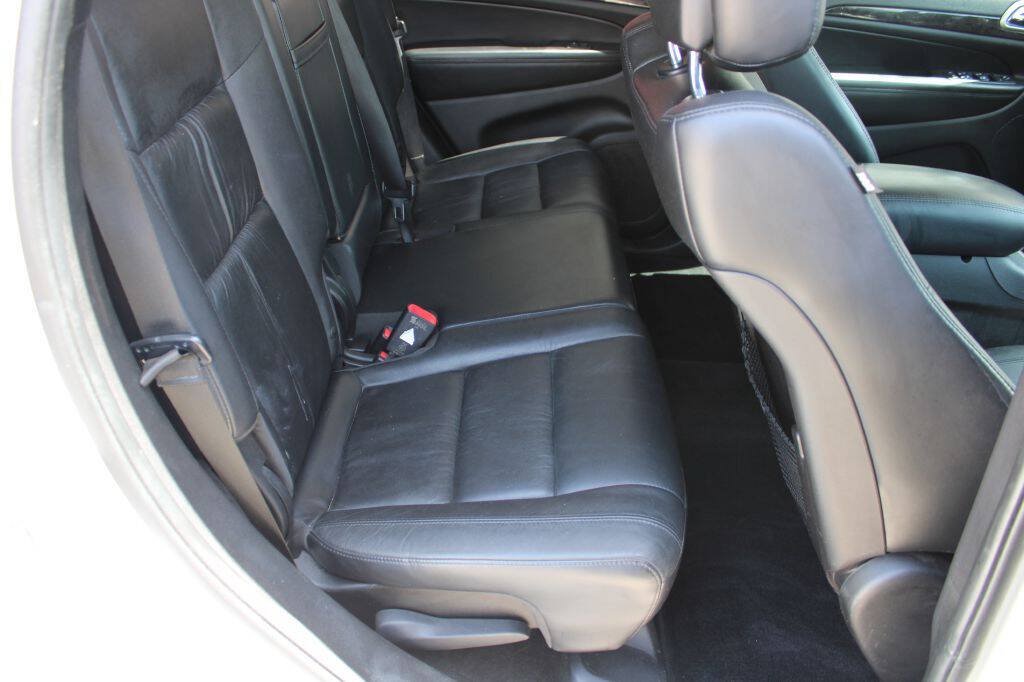 Used 2012 Jeep Grand Cherokee Laredo RWD image 16